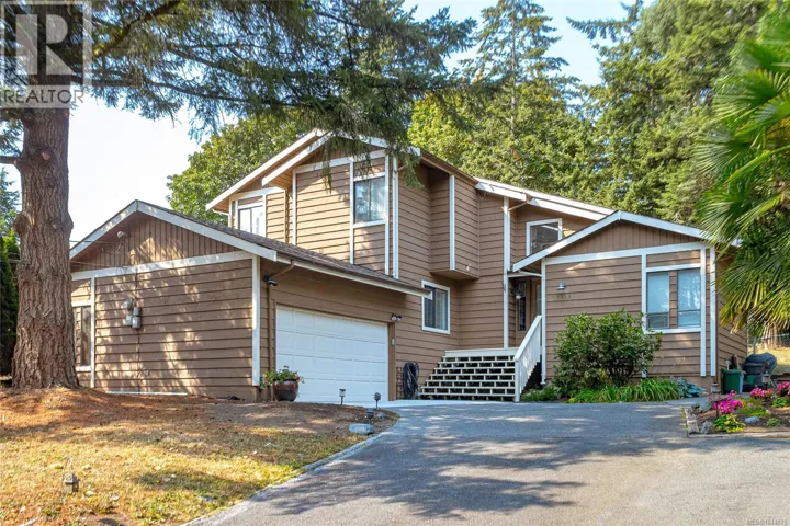 7318 Veyaness Rd, Central Saanich, British Columbia V8M1M3