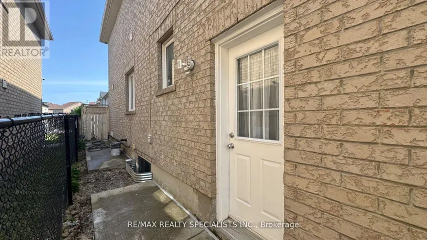 LOWER 2-B - 3 LENNON TRAIL, Brampton (Fletcher's Creek South), Ontario L6Y5P9