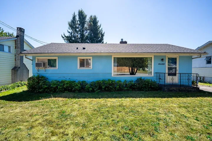 46688 PORTAGE AVENUE, Chilliwack Proper East, Chilliwack, British Columbia V2P3G5