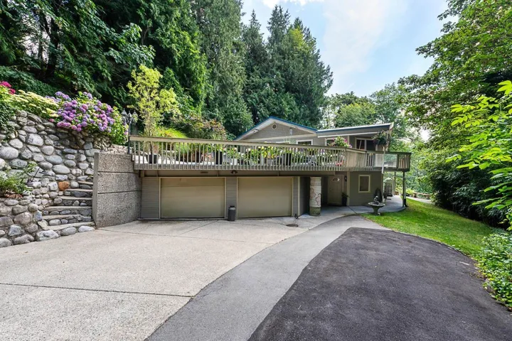 24400 56 AVENUE, Langley, British Columbia V2Z1E9