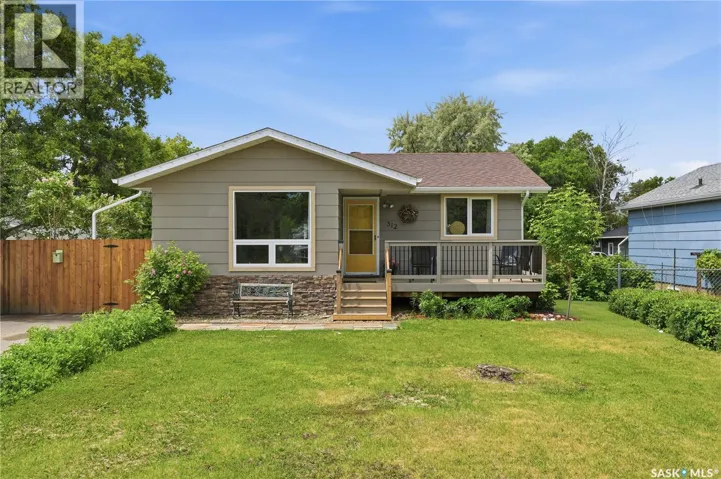 312 Ash STREET, Outlook, Saskatchewan S0L2N0