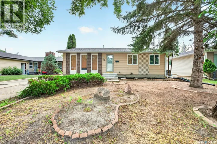 12 JACKSON BAY, Regina, Saskatchewan S4R6Y8