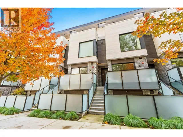107 650 E 2ND STREET, North Vancouver, British Columbia V7L1E3