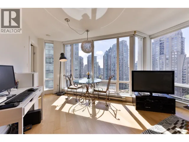 1501 565 SMITHE STREET, Vancouver, British Columbia V6B0E4