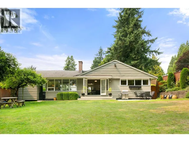 3046 PRINCESS AVENUE, North Vancouver, British Columbia V7N2C8