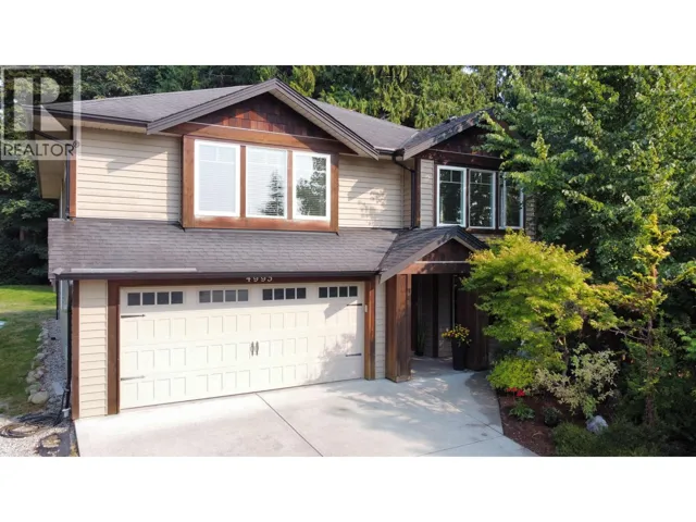 4995 BAY ROAD, Sechelt, British Columbia V7Z0E9