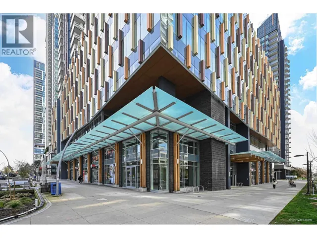 405 6378 SILVER AVENUE, Burnaby, British Columbia V5H0J2