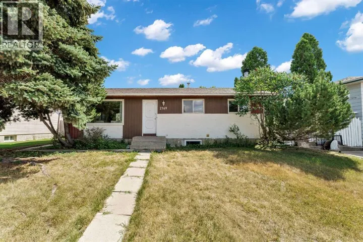 2169 Hawke Crescent NE, Medicine Hat, Alberta T1C1J4