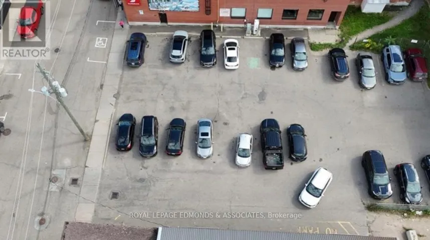 186 ALBERT STREET, Pembroke, Ontario K8A4K6