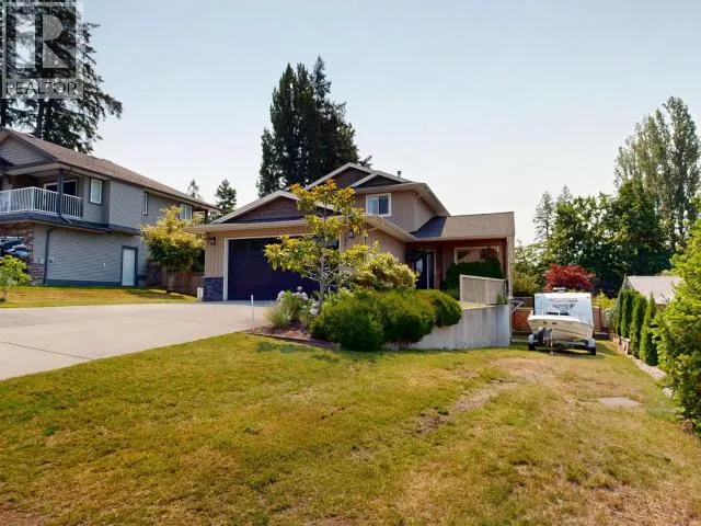 7066 QUALICUM WAY, Powell River, British Columbia V8A5V6