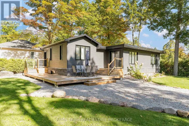 1720 TAY POINT ROAD, Penetanguishene, Ontario L9M1X7