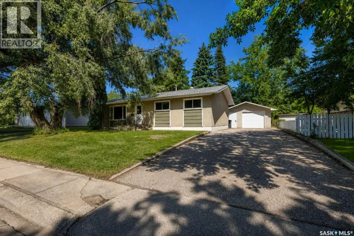 984 Bradshaw PLACE, Prince Albert, Saskatchewan S6V2P4