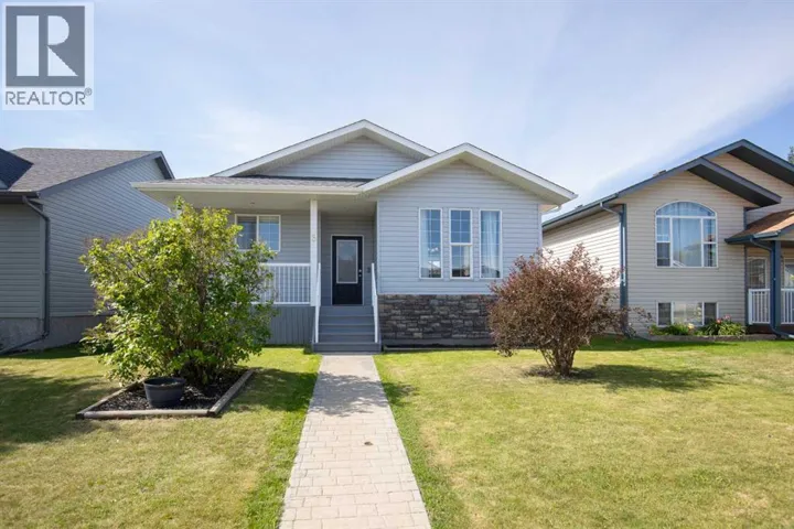 3 Taylor Drive, Lacombe, Alberta T4L2N8