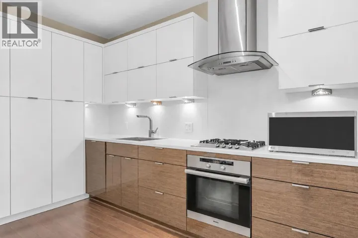 216 1777 W 7TH AVENUE, Vancouver, British Columbia V6J0E5