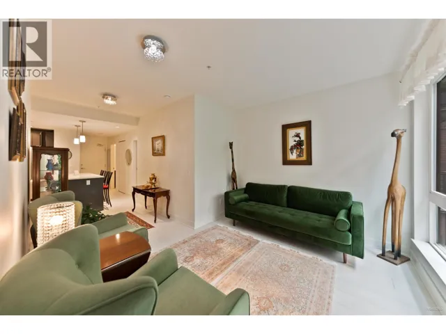 205 733 W 3RD STREET, North Vancouver, British Columbia V7M0C8