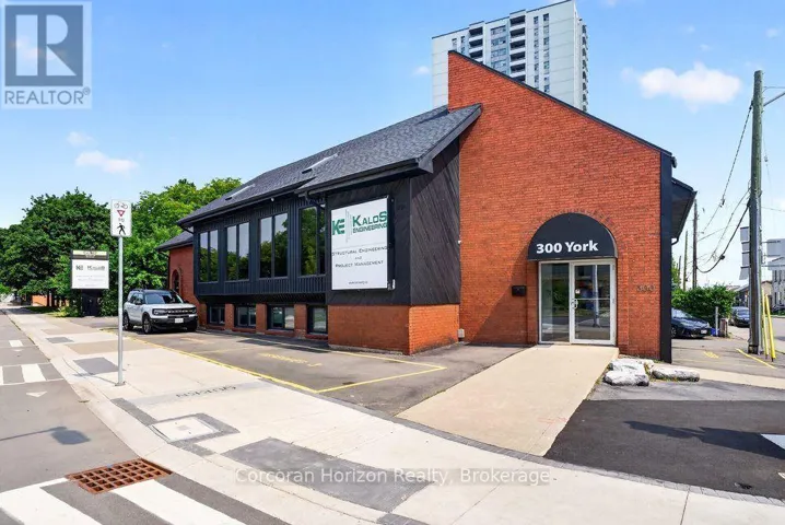 300 YORK BOULEVARD, Hamilton (Strathcona), Ontario L8R3K6
