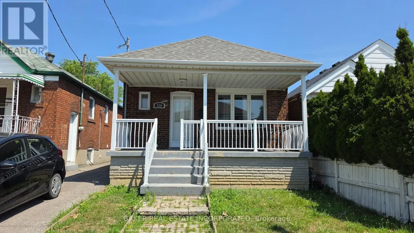 739 VAUGHAN ROAD, Toronto (Oakwood Village), Ontario M6E2Z1