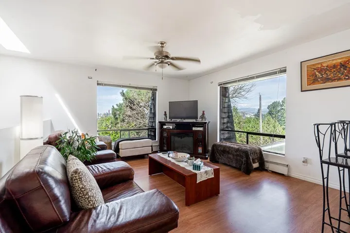 10956 128A STREET, Surrey, British Columbia V3T3G2