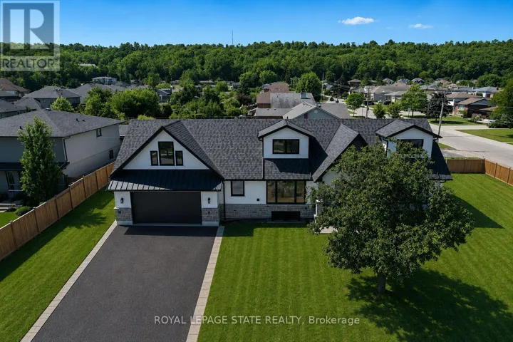 24 ROYCE AVENUE, Hamilton (Stoney Creek), Ontario L8G3B5