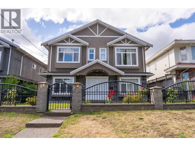 3796 PRICE STREET, Burnaby, British Columbia V5G2K8