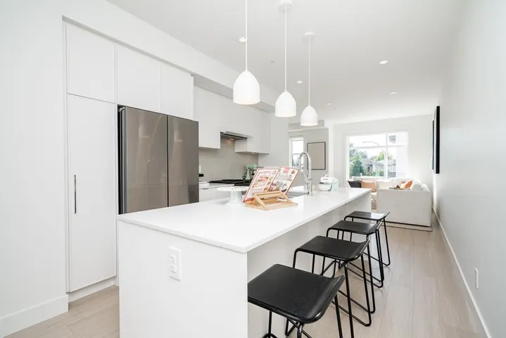 108 5330 198 STREET, Langley, British Columbia V3A1G1