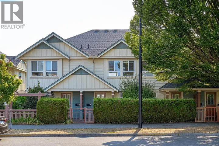 3 1019 North Park St, Victoria, British Columbia V8T5L4