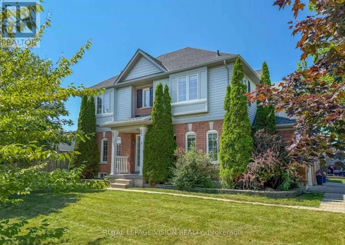 2 LAPRADE SQUARE, Clarington (Bowmanville), Ontario L1C0C8