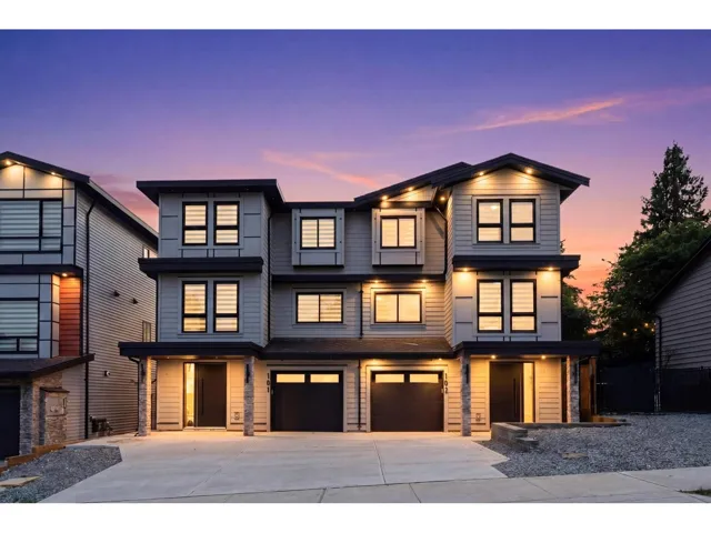 102 5745 172 STREET, Surrey, British Columbia V3S3Z4