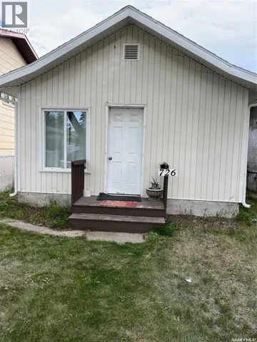 726 M AVENUE S, Saskatoon, Saskatchewan S7M2L4