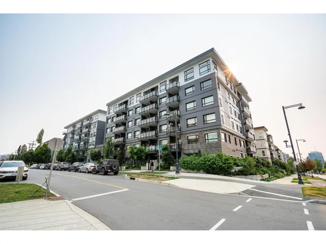 620 10777 138 STREET, Surrey, British Columbia V3T0T5