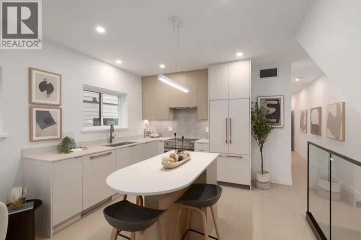 203 2329 E 34TH AVENUE, Vancouver, British Columbia V5R2S6
