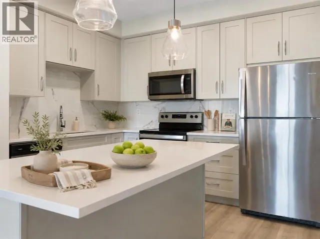 202, 150 Shawnee Square SW, Calgary, Alberta T2Y0T6