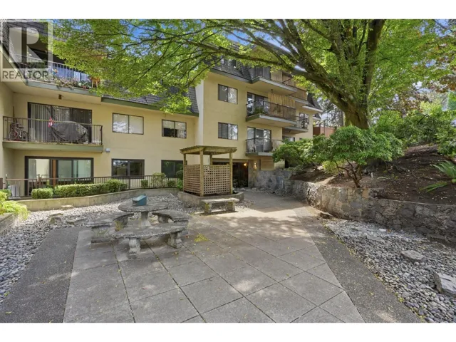 210 466 E EIGHTH AVENUE, New Westminster, British Columbia V3L4L2