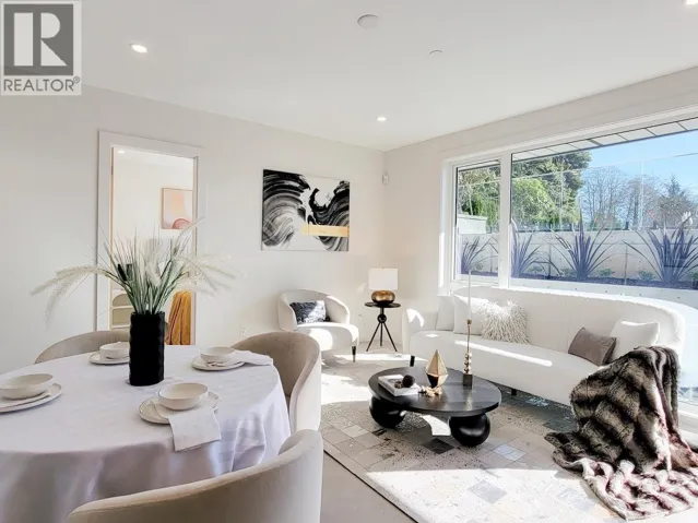 A-2141 JEFFERSON AVENUE, West Vancouver, British Columbia V7V2A6