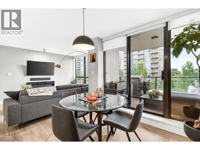 604 2959 GLEN DRIVE, Coquitlam, British Columbia V3B0B8