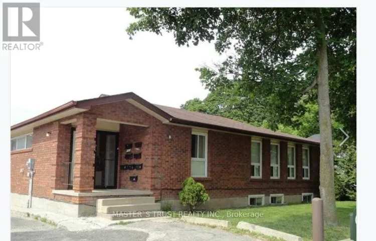 4 - 66 PENETANG STREET, Barrie (Codrington), Ontario L4M1V6