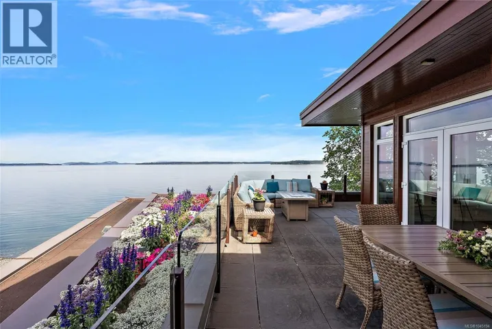 302 9115 Lochside Dr, North Saanich, British Columbia V8L1N1