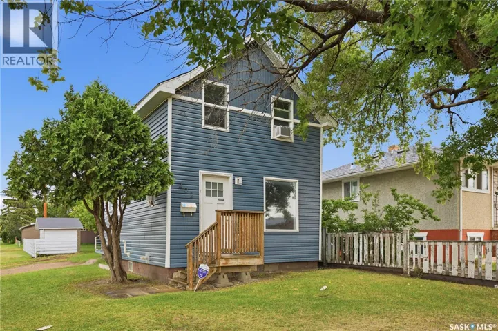 202 W AVENUE S, Saskatoon, Saskatchewan S7M3G3