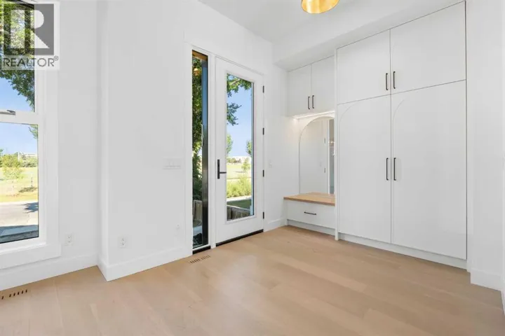 5014 22 Street, Calgary, Alberta T2T5G9