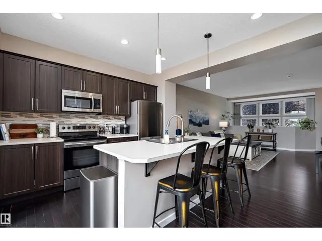 21915 99 AV NW, Edmonton, Alberta T5T4M5