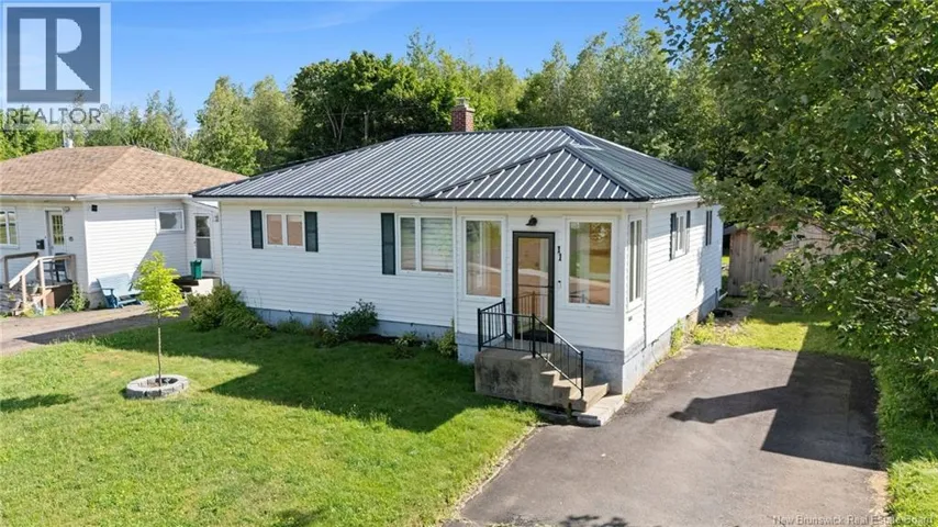 11 Alice Avenue, Moncton, New Brunswick E1E2H9