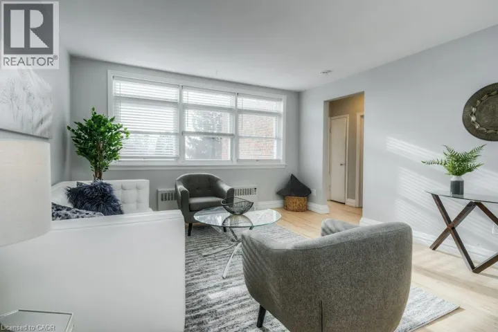141 CHAPEL Street Unit# 10, Kitchener, Ontario N2H2T6