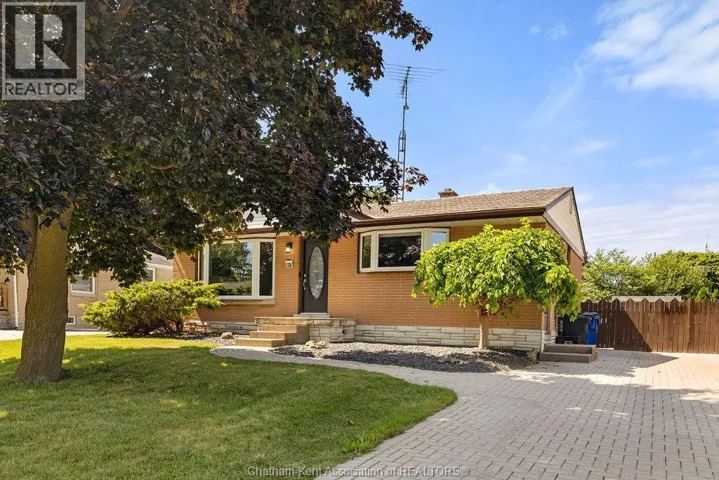 23 Queensway DRIVE, Chatham, Ontario N7M4G3