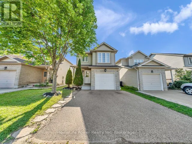 39 REISTVIEW STREET, Kitchener, Ontario N2E4H3