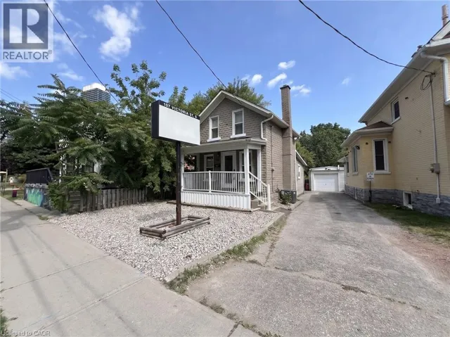 107 VICTORIA Street S, Kitchener, Ontario N2G2B4
