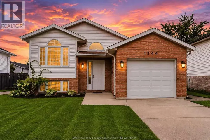 1344 GISELLE, Windsor, Ontario N8W5P5