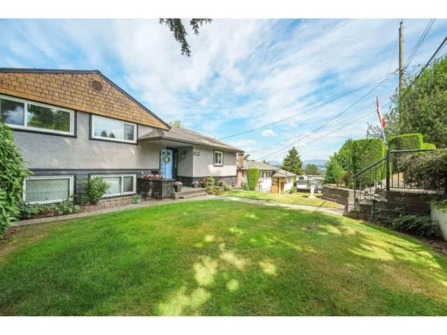 9669 TOWNLINE DIVERSION, Surrey, British Columbia V3V2T1