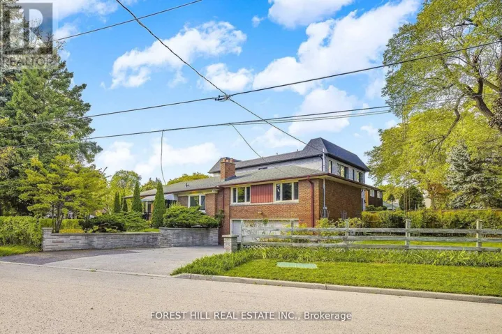 18 IRVINGTON CRESCENT, Toronto (Willowdale East), Ontario M2N2Z1