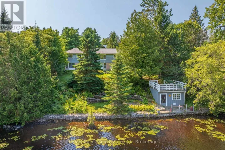 40 KING CRESCENT, Huntsville, Ontario P1H1X6