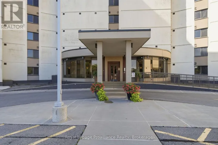 401 - 2 SOUTH FRONT STREET, Belleville (Belleville Ward), Ontario K8N5K7